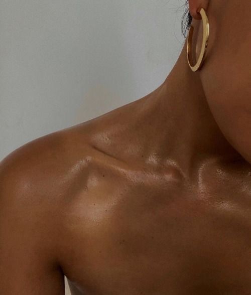 Age Boldly, Glow Naturally: Why Clean Beauty Isn’t Just a Trend—It’s a Lifestyle