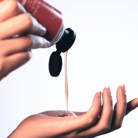 6 Powerful Herbs, Hairfall & Dandruff Control Cleanser